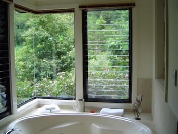 Montagues Of Montville - NT Tourism 5
