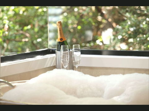 Montagues Of Montville - NT Tourism 6