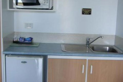 Kings Motor Inn & Steakhouse - Accommodation NT 6