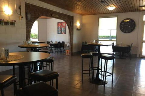 Kings Motor Inn & Steakhouse - Accommodation NT 5