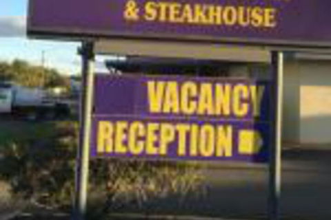 Kings Motor Inn & Steakhouse - Accommodation NT 0