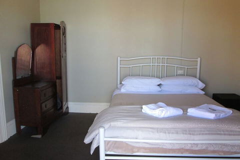 Maclean Hotel - Accommodation NT 6