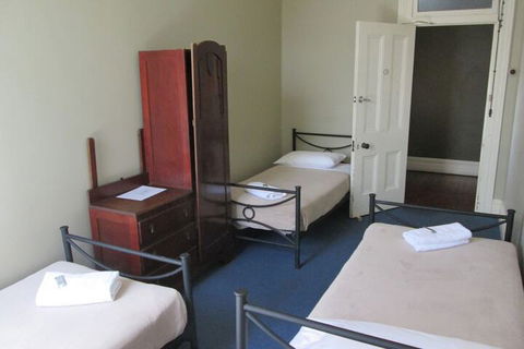 Maclean Hotel - Accommodation NT 1