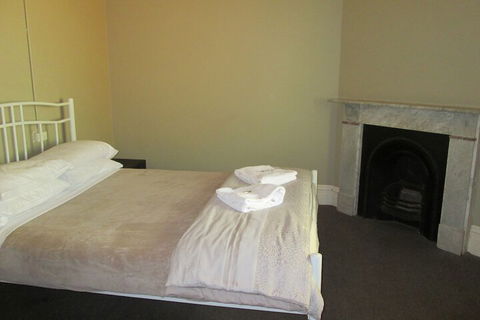 Maclean Hotel - Accommodation NT 7