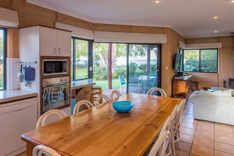 Whalers Cove Villas - Accommodation NT 3