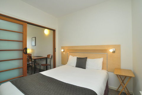 Lennox Holiday Apartments - Accommodation NT 5