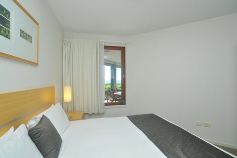 Lennox Holiday Apartments - Accommodation NT 3