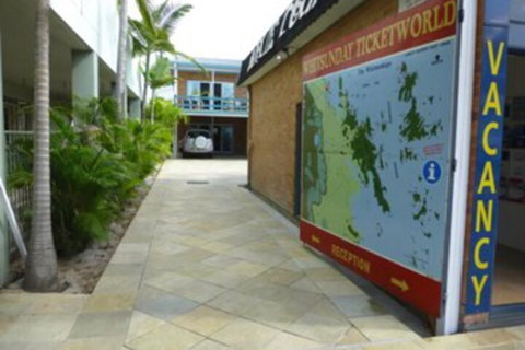 Airlie Court Units - Accommodation NT 2