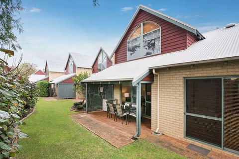 Bayshore Beachside Resort - NT Tourism 2