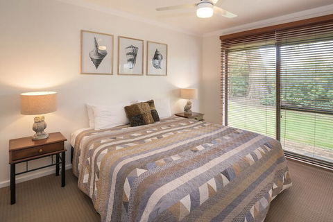 Bayshore Beachside Resort - NT Tourism 6