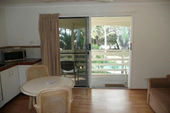 Beachside Holiday Units - NT Tourism 6