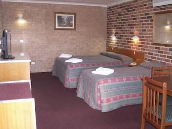 Cedar Lodge Motel - Accommodation NT 4