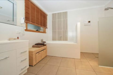 Sherwood View Accommodation - Accommodation NT 2