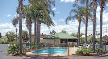 Town & Country Motor Inn - NT Tourism 1