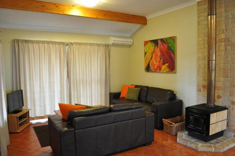 Karri Valley Chalets - Accommodation NT 4