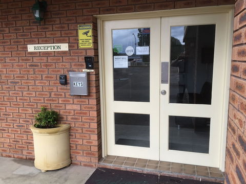 Golf Links Motel - NT Tourism 0