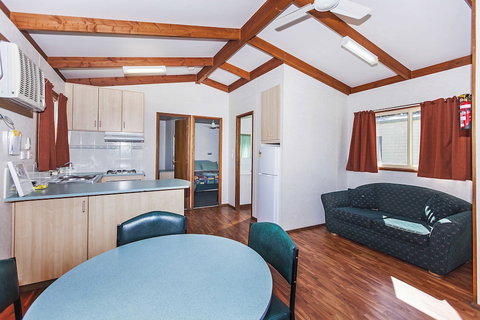 Naracoorte Holiday Park - Accommodation NT 0