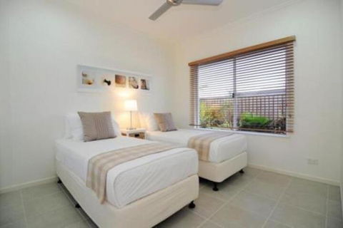 4 Cascade House Luxury Holiday Home - NT Tourism 6