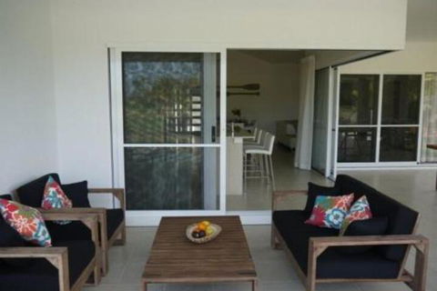 4 Cascade House Luxury Holiday Home - NT Tourism 4