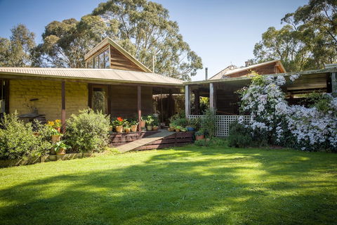 The Burrow At Wombat Bend - Accommodation NT 1
