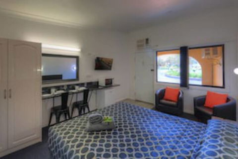 Twin Swans Motel - Accommodation NT 0