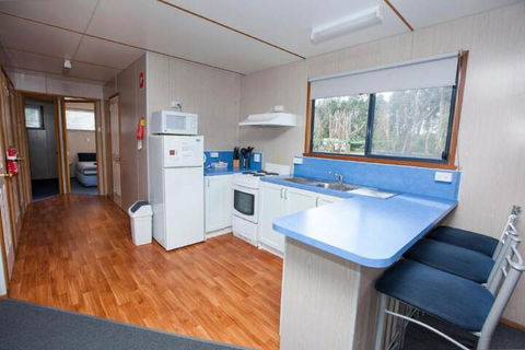 Seven Mile Beach Cabin And Caravan Park - NT Tourism 2