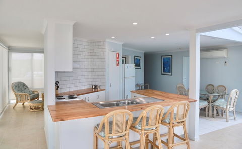 Ultimate Holiday Apartments - Accommodation NT 2