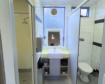 Deakin Geelong Units - Accommodation NT 5