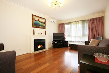 3 43 Thames Holiday Unit - NT Tourism 0