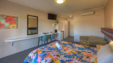 The Vines Motel And Cottages - NT Tourism 6