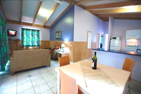 Budgewoi Holiday Park - NT Tourism 0