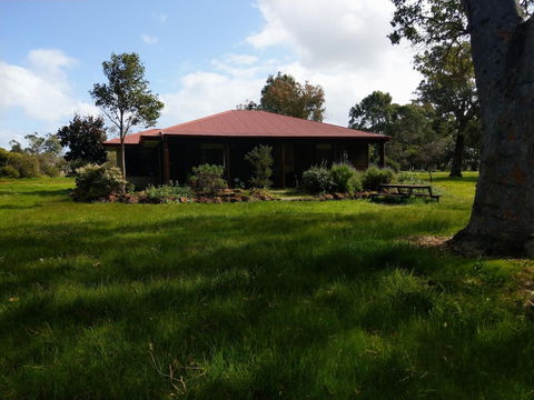 Dunsborough Rail Carriages & Farm Cottages - NT Tourism 0