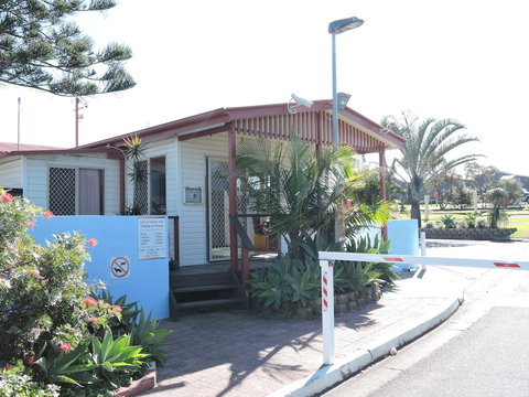First Sun Holiday Park - Accommodation NT 5