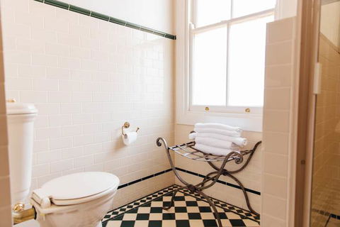 Lindsay House Country Hotel - Accommodation NT 7