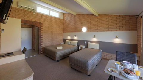 Tenterfield Motor Inn - Accommodation NT 2