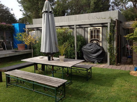Petite Provence Cottage - Accommodation NT 4