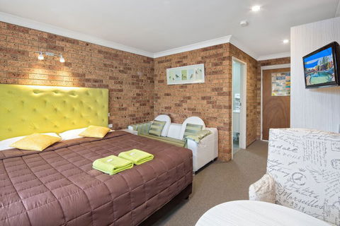 Sapphire Palms Motel - NT Tourism 2