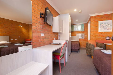 Sapphire Palms Motel - NT Tourism 4