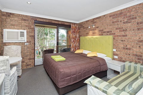 Sapphire Palms Motel - NT Tourism 5
