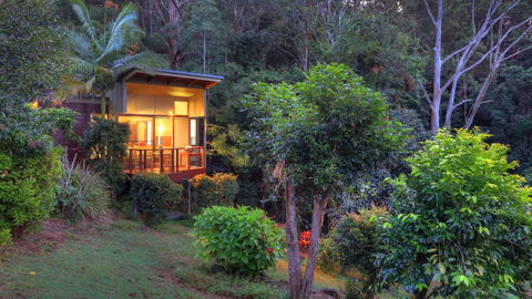 Montville Oceanview Cottages - NT Tourism 3