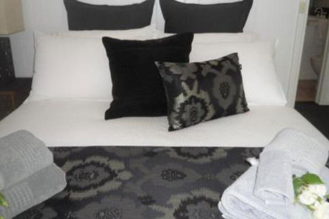 Creek Cottage Bed & Breakfast - Accommodation NT 3