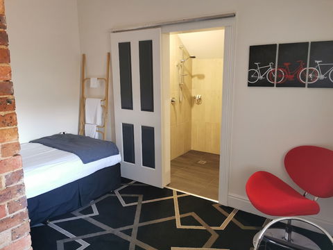 Empire Hotel Deloraine - Accommodation NT 5