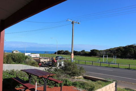 Bott's Beach Retreat - Accommodation NT 0