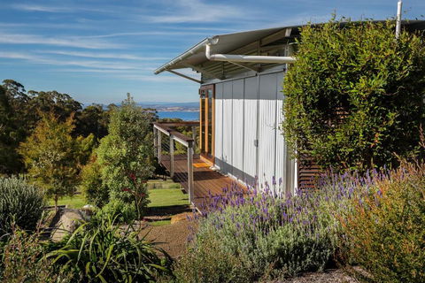 Hobart Hideaway Pods - NT Tourism 4