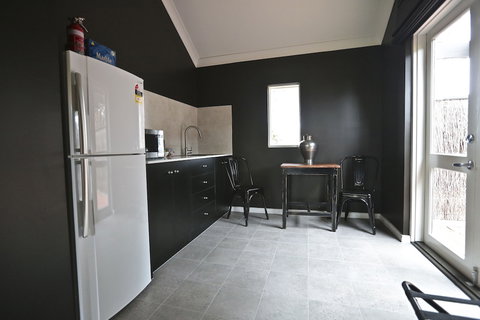 One Paddock Currency Creek Winery Villas - NT Tourism 1