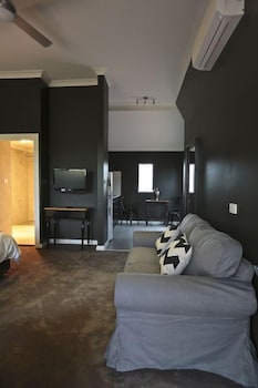 One Paddock Currency Creek Winery Villas - NT Tourism 5