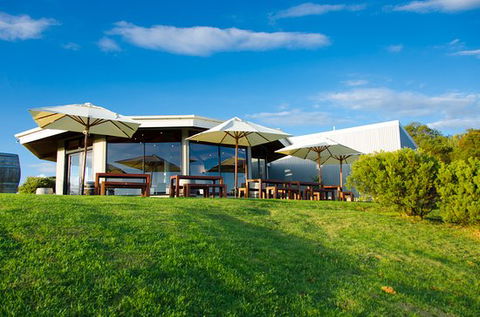The Cups Estate - NT Tourism 0