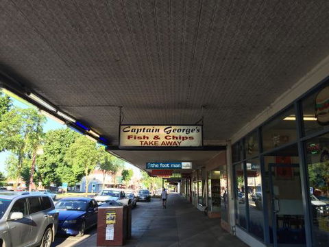 Captain George's Seafood - NT Tourism 0