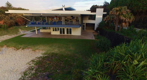 Lighthouse Beach Cafe - NT Tourism 21