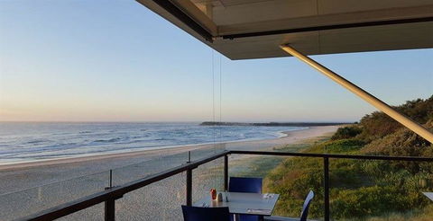 Lighthouse Beach Cafe - NT Tourism 23